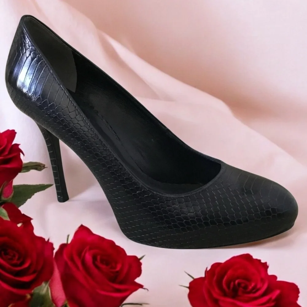 Tory Burch Brazil Leather Round Toe Heel Pump